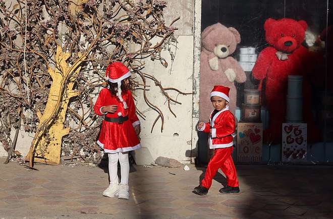 加沙地带在战火阴影中迎接新年(图3)