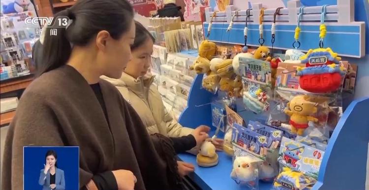 曹县汉服订单排到四月！东方美学“绣”出春节新活力_山东_大众网(图16)