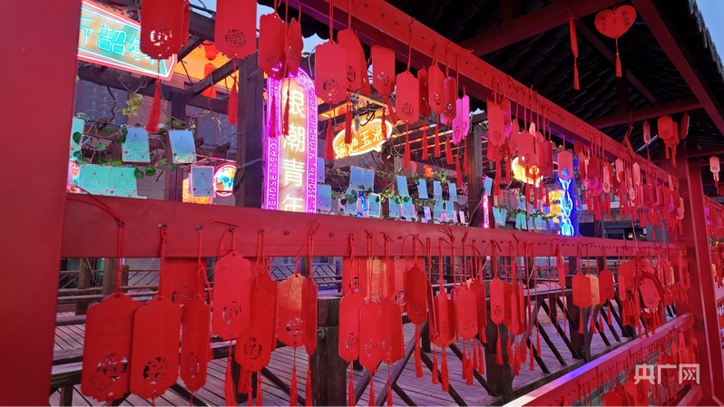 银川文化城焕新 满街年味迎新春(图2)