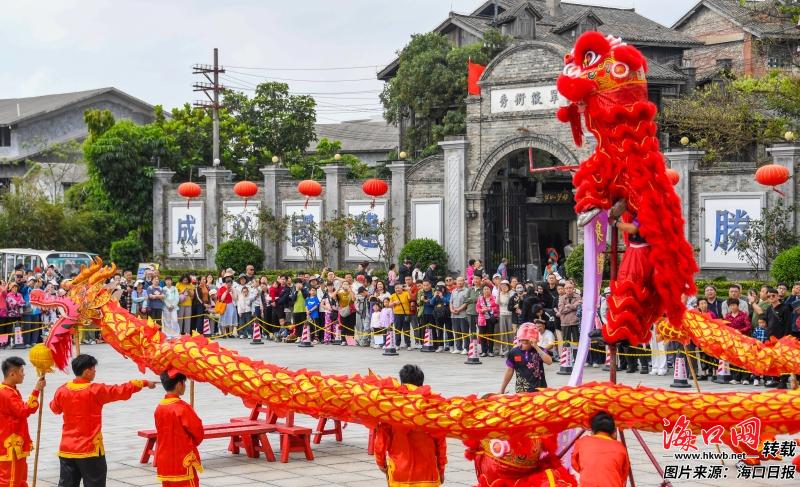 海口多元业态绘就新春消费新图景 品古韵 祈福愿 享乐购(图1)