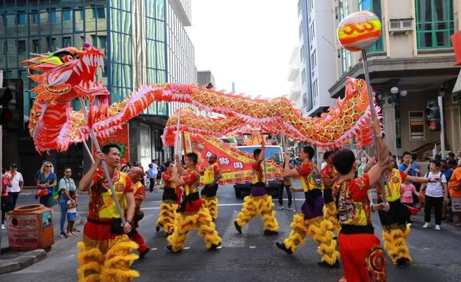 非洲小国与中国关系不一般货币上印华人头像过年也放假过春节(图15)