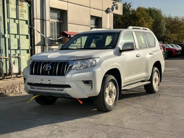 25款柴油版丰田霸道2800 后挂大油箱中配国六B环保全国联保(图2)