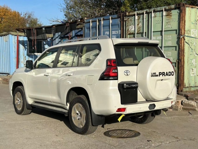 25款柴油版丰田霸道2800 后挂大油箱中配国六B环保全国联保(图3)