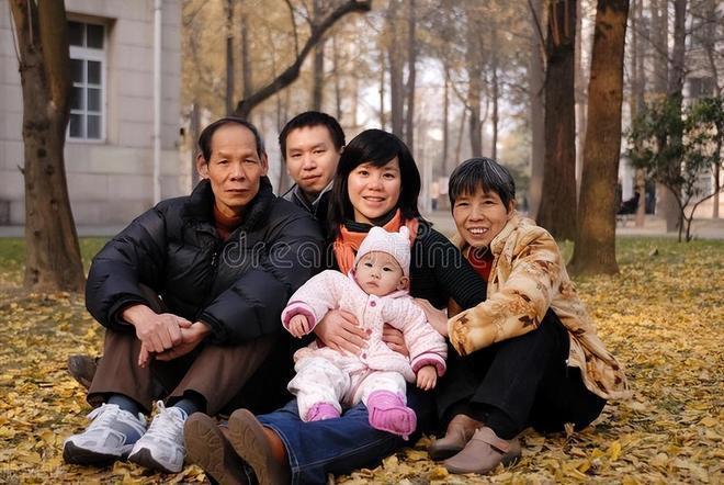 亲家母看外孙我每月给4000开支春节去看孙子回来我一分不给(图1)