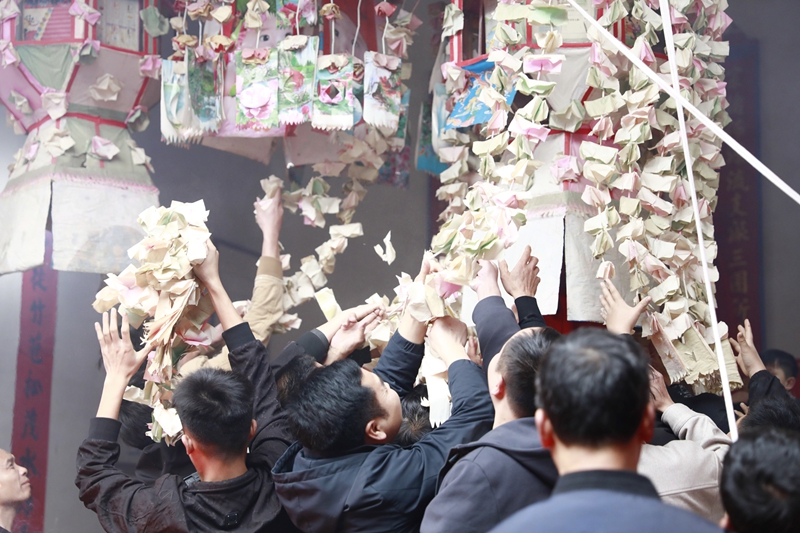 新春走基层丨正月十二上花灯 客家民俗年味浓(图3)