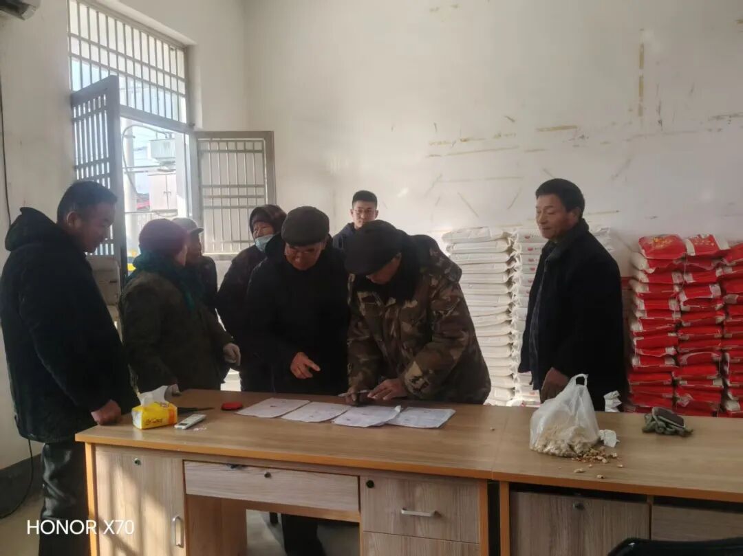 汤河镇东洽沟村为老人送上新春“暖心礼”(图2)