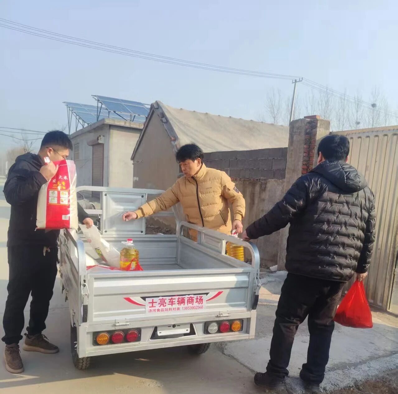 汤河镇东洽沟村为老人送上新春“暖心礼”(图3)