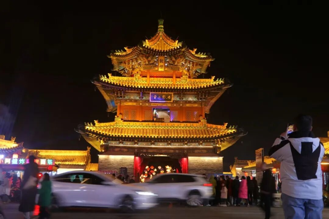 山西浑源：古乐花灯相映红 新春盛宴醉游人(图1)