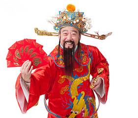 【老家河南禹州过年】之探班泓硕大庙会现场：大红灯笼挂起来梦幻灯海亮起来！这里年味儿已浓(图1)